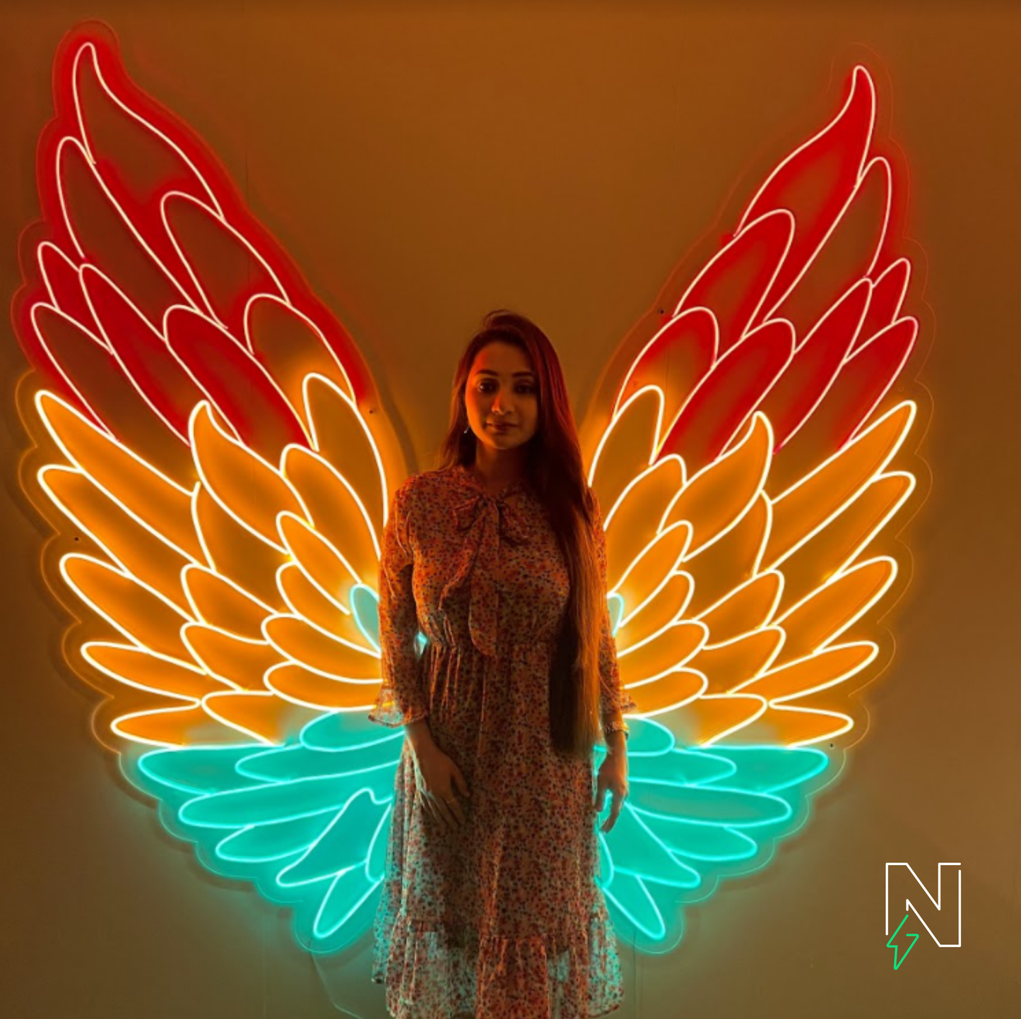 Macaw Wings Neon Sign – NEONDECORS